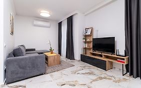 Modern 1-Bedroom Apartments